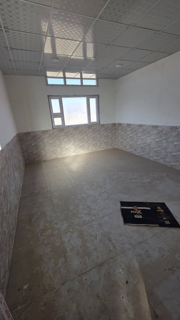 قاعة للإيجار غرفتين  اولا 4×5 ثاني 4×10.
يتوفر مرافق و مغسل مع گيزر 
يفضل للمعاهد و تدريس خصوصي و عيادة 
و صالة العاب و صالة جيم 
📍العنوان حي واسطي دور سكك قريب على جامع الفردوس 
للأستفسار: ***********
