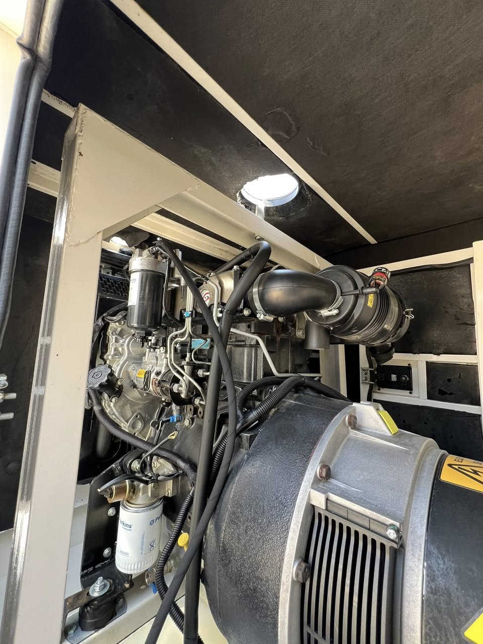 عرض
👈🏼موالد بيركز انكليزي اصلي 33 KVA اجبيلي

👈🏼كاتم نسبه الكتم 90/100
👈🏼المحرك بيركز انكليزي اصلي 🇬🇧
👈🏼وراس التواليد ستان فورد 
👈🏼ساعات العمل 1800ساعه 
👈🏼ضمان الموالد عل حمل  
👈🏼للتواصل واتساب او الاتصال 📞
 📞***********👈🏼
(عباس الوائلي )

تنويه هام ‼️ 

متوفر نضام الاستبدال 🔀 تكدر تبدل موالدتك القديمه موالده جديده ويتم الاتفاق 🤝بعد التقييم 

تتوفر صيانه 👷🏼‍♂️ جميع احجام الموالدات البيركز الانكليزي و/ الكمز / دايو دوزان  بعمل متقن ونوفر لك خدمات عامه واستبدال عام في الموالدات 

معه تحيات (عباس الوائلي )
