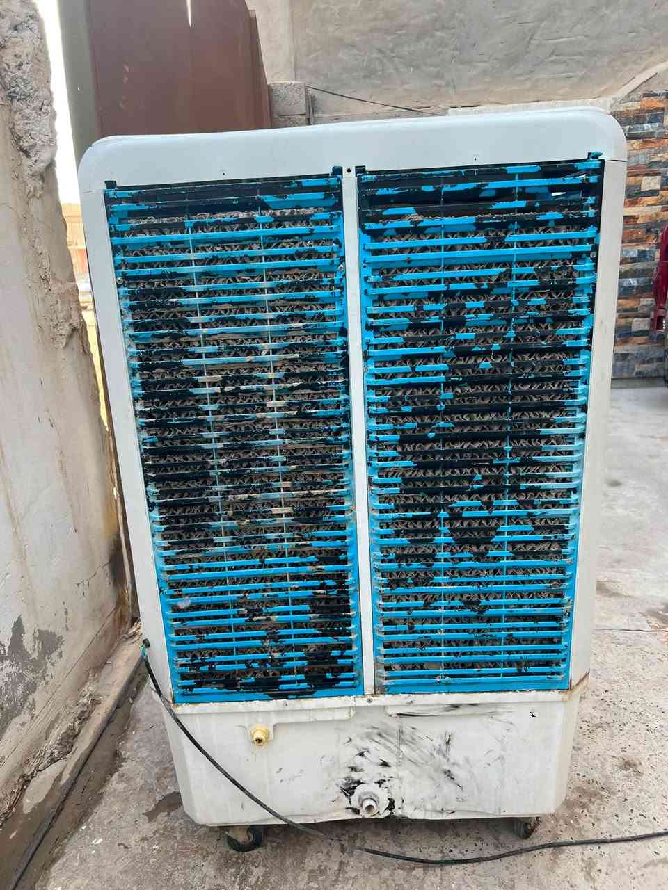 كنفيره حجم كبير 3سرعات شغاله عل فحص هواهة فول سعرهة 75وبيهة مجال بسيط 
مبرده شغاله ونضيفه اي اخياس مابيهة بيهة ماطور ما يصرف كهرباء سعرهة 55 للاستفسار اتصل على الرقم ***********
