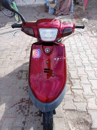 بطه للبيع دراجه  وحلوه شاصيه مكفول السعر 300وبيه مجال حك الجيه  077504...