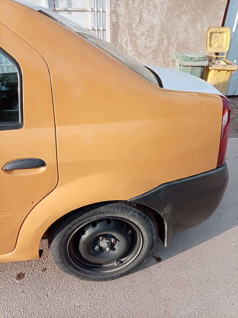 رينو لوكان للبيع موديل 2010 محرك تبخير حساسات جدد تحويلها مباشر ٢٩ ورقه وبيها مجال رقم الهاتف ***********
