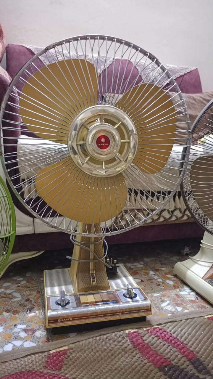 للبيع 3 مراوح اسنيو شغاله بالكامل توشيبا شغاله بالكامل مع ياباني عاطله عطل بصيط سعر الكل 100 الف 3 مراوح ب100
***********

