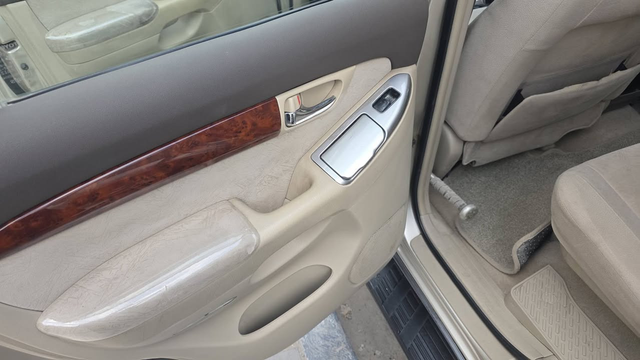 السلام عليكم
برادو 2006 خليجي  6 سلندر مكفوله كفاله عامه مكينه وگير لا ضربه لا صبغ السياره بيها جراد وشخوط رقم ألماني بصره  باسمي العنوان البصره/ القبله السعر 145 وبيها مجال قليل 
***********
