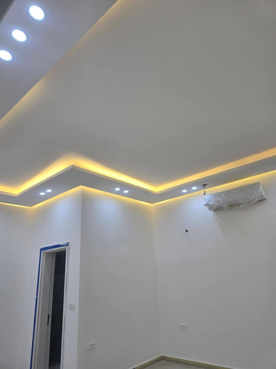 للديكور الداخلي والخارجي والصبغ والتعتيق وورق الذهبي
"الديكور ليس مجرد ألوان وأثاث بل هو لغة تعبر عن ذوقك وأناقتك!
"الجمال في التفاصيل والديكور المثالي يصنع الفرق!"
حول مساحتك الي لوحه فنيه تعكس شخصيتك!"
للاستفسار والاتصال 
***********
*********** حمدي المصري
