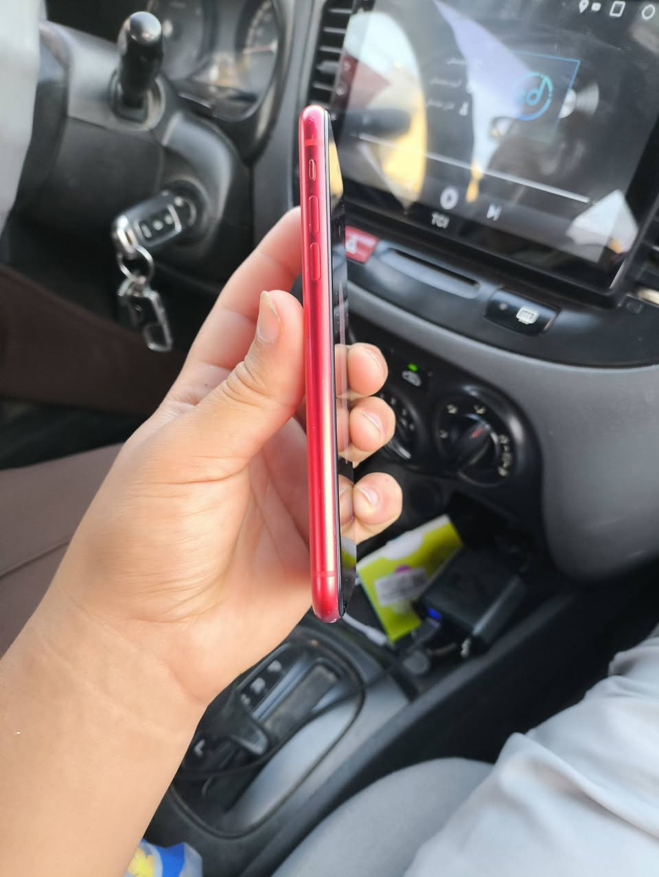 🔥 ايفون 11 عادي 🔥
📱 ذاكرة 64GB 🔋 بطارية 100%

✅ تك سيم شغال طبيعي ✅ الكامرات شغالة وتصويرها حيل حلو ✅ الصوت واضح ونظيف ✅ الهزازات شغالة طبيعي ✅ الواي فاي والشبكات شغالات طبيعي ✅ شاشة أصلي ثلث خيارات (مستبدلة)

📌 ملاحظة: • بيه نقطة بالشاشة، متبين بالاستخدام وما تأثر على الشغل. • بيه iCloud بالعدادات، ينزل تحديثات ويحدث طبيعي.

💰 السعر نار: 125 ألف فقط

📍 الموقع: موصل الأيسر

📞 التواصل خاص أو اتصال مباشر: ***********
