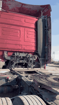 سيار البيع كتروز ميكه 202 رقم النجف مربوطه راس قاطر ‭٠٧٨٤ ٤٦٨ ٤٩١٧‬
