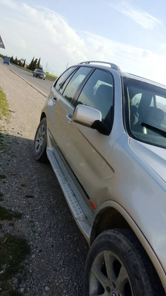 Bmw x5 2003 ئاڕم پلاستیک سلێمانی   قەپات مواسەفات موسوبڕاوە بەشەرت مەسرەفی تیانەیە زۆرپاکە ئۆتۆماتیکە   گێڕومەکینەی بەتە  چوارتایەی لۆک گۆڕینەوەش دەکەم بەشتێک بەدڵم بێت سعری36 مەجالیکەم ***********  *********** شربازهير, السليمانية
