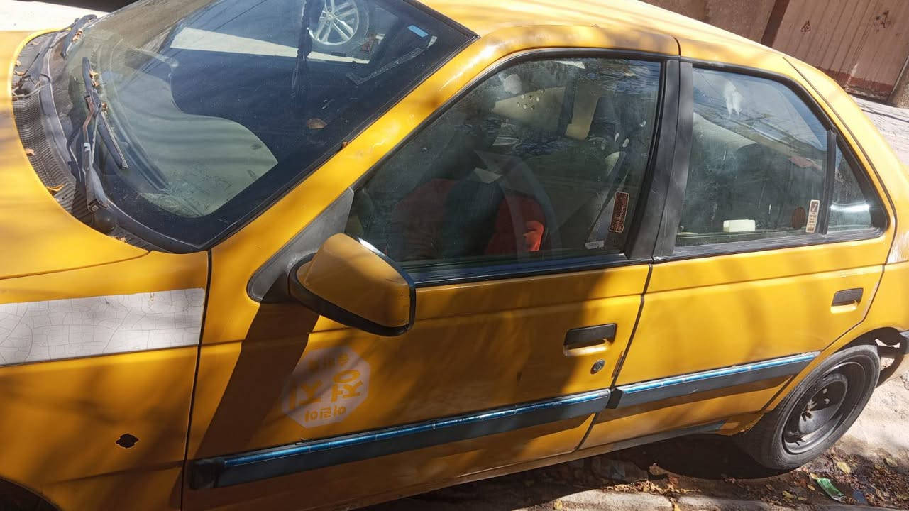 سلام عليكم  بيجو لميس 16 عليه هيئه وغرامات 5 ورقات يعني 750   راعيه يريد مداور   مكينه تبخر تبريد ثلج حداديه نضيفه كهربائيات شغاله   ***********

 سعره صافي 24 وبيه مجال قليل الغرامات ولهيئه ع مشتري يعني 24 صافي وبيه مجال قليل شراي اتصل
