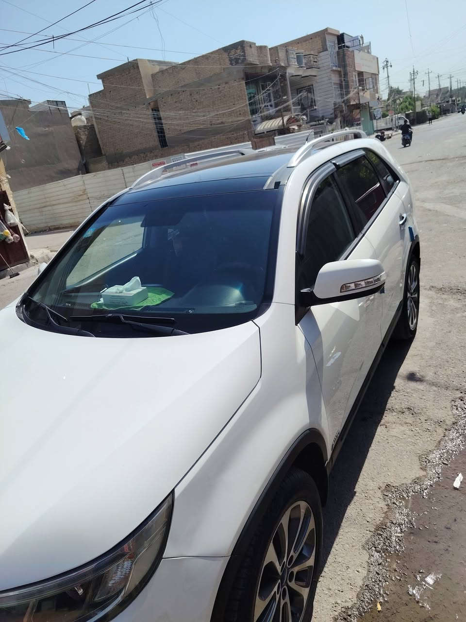 السلام عليكم للبيع سياره سورنتو ٢٠١٤ كويتي فول مواصفات واحد ع واحد رقم بغداد انكليزي ماشيه ١١٨ محرك ٦ سلندر تحكمات ستيرن كشنات كهرباء وتدفنه وتبريد تخم تاير بصمه اشاير مري اشاره ترحيب زراك ع لايت لايت زينون نضام ايكو داخل قرميدي كامره وشاشه بلاديه بانوراما وبعد بيهه هواي مواصفات السياره بأسمي تحويل ثاني يوم السعر ١٨٥ وبيهه مجال للشراي للاستفسار الاتصال على الرقم *********** لسياره مكفوله عدا كم شخط اباب السايق مكحلات ما مبينات واسف ع اطاله
