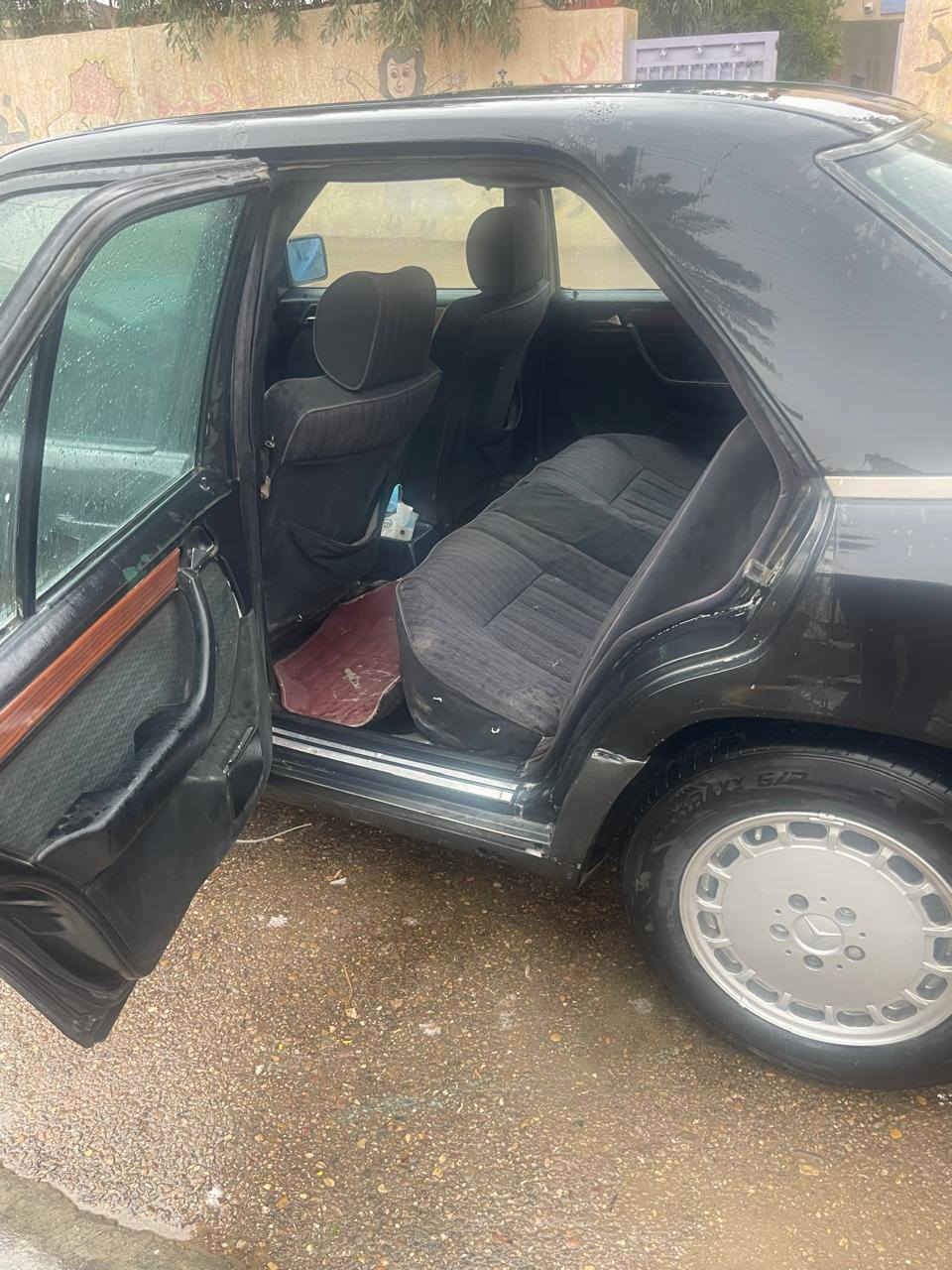 السلام عليكم للبيع مارسدس دب موديل 1889 رقم بغداد الدولي مكينه بطه 2500 مكينه كير جدد تبريد شغال صدر امامي خلفي جديد تخم تاير جديد قواعد دبل معمرات السعر 55 وبي مجال مكان السياره ديالى شهربان لاستفسار ***********
