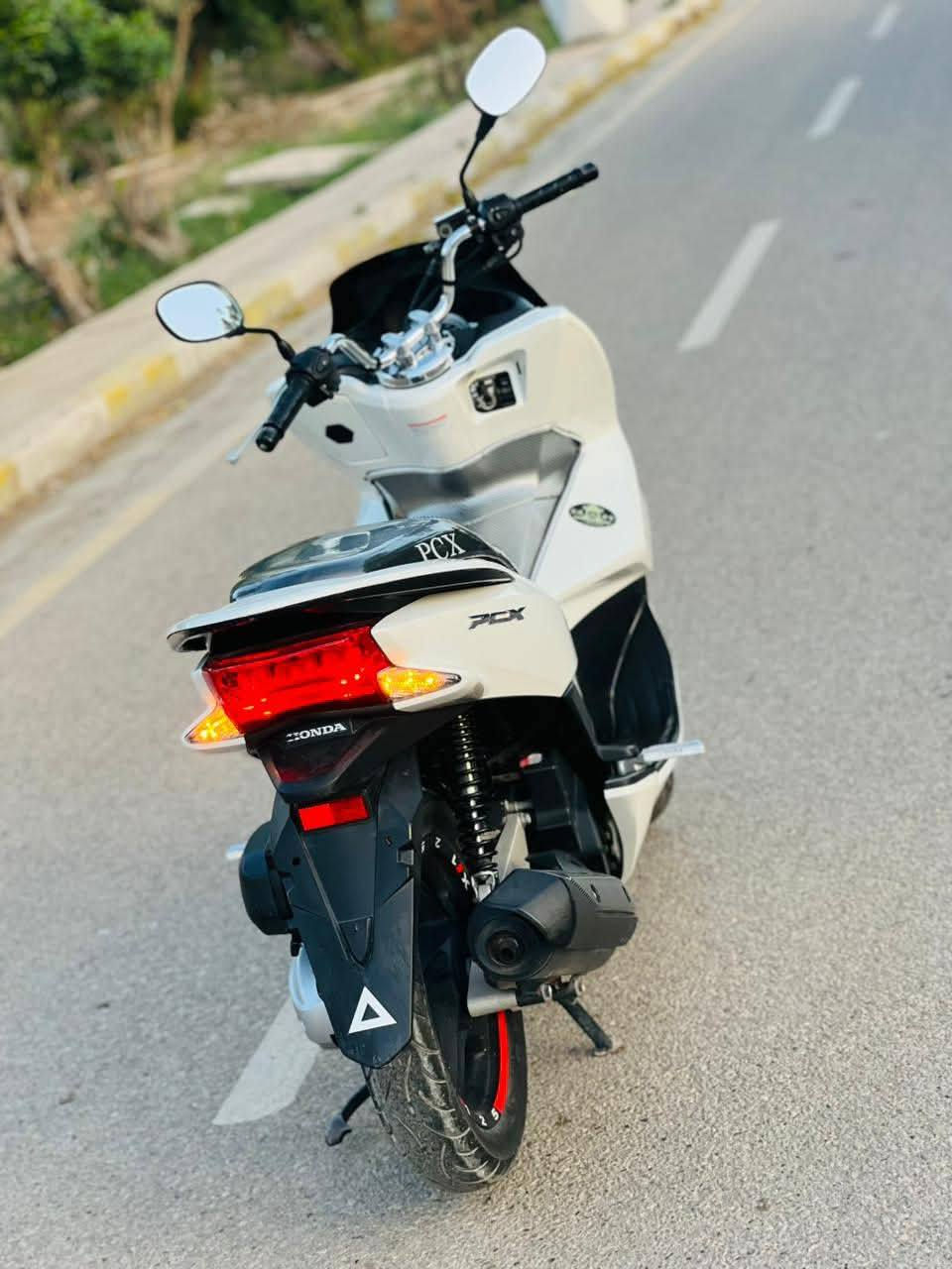 سلام عليكم....
دراجة (PSX) جيل (2) ياباني🇯🇵 رمبة🛵للبيع  ماشية 24
دراجة شلعه معدل كهربائيات كلهه شغاله 
دراجة جديده  بلادية
أي نقص مابيهة
مكينه 125cc
العنوان بابل المسيب سدهالهندية 
 الرقم 📞 ***********
