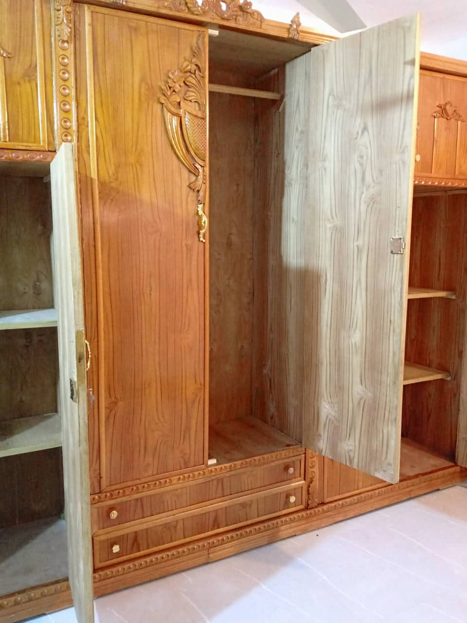 كنتور ابو 6طابقين. تسكام اخو جديد استعمال اقل  اشهر.   مكان كوفه.
الشراي يراسلني خاص.


**إذا كنت صاحب هذا الإعلان وتريد حذفه لأي سبب، رجاءا أرسل رسالة إلى الدعم الفني**