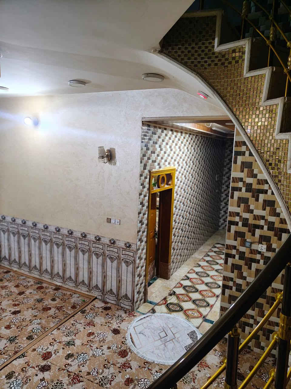 السلام عليكم 

عقار   للبيع _   حي الباقر شارع الصيدليه 

مساحه العقار _200متر 
 
الطابق الأرضي _غرفتين +صاله +مطبخ +استقيال  

الطابق الثاني _ثلاث غرف نوم +اسويت 

العقار مطلوب إسكان 10مليون 

 للاستفسار الاتصال على الرقم ***********

تابع الصفحة لتصلك جميع العروض

مستعدون لعرض وتسويق عقاراتكم ماعليكم سوئ أرسال التفاصيل علئ الخاص
