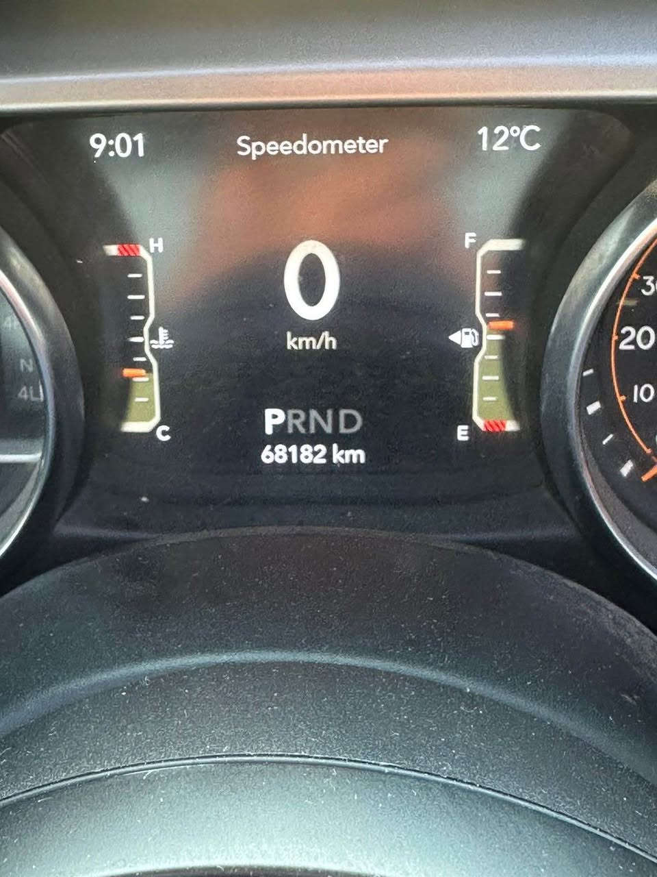 مكلف بالنشر ….مكلف بالنشر 
اي استفسار راسل الرقم 

‭0783 134 6962‬

جيب كلاديتور موديل 2021 
حادثها غرق بس ممبدل بيها اي شي فقط تنظيف 

فئة سبورت 
السيارة مزود عليها هواي شغلات مثل ما بين 
رقم مميز (1300 بغداد)
ماشية 68 الف 
سيارة جداً نظيف وبالحقيقة احلى من الصور 
السعر 28000$ 
مكان السياره بغداد جميلة بغداد, العراق
