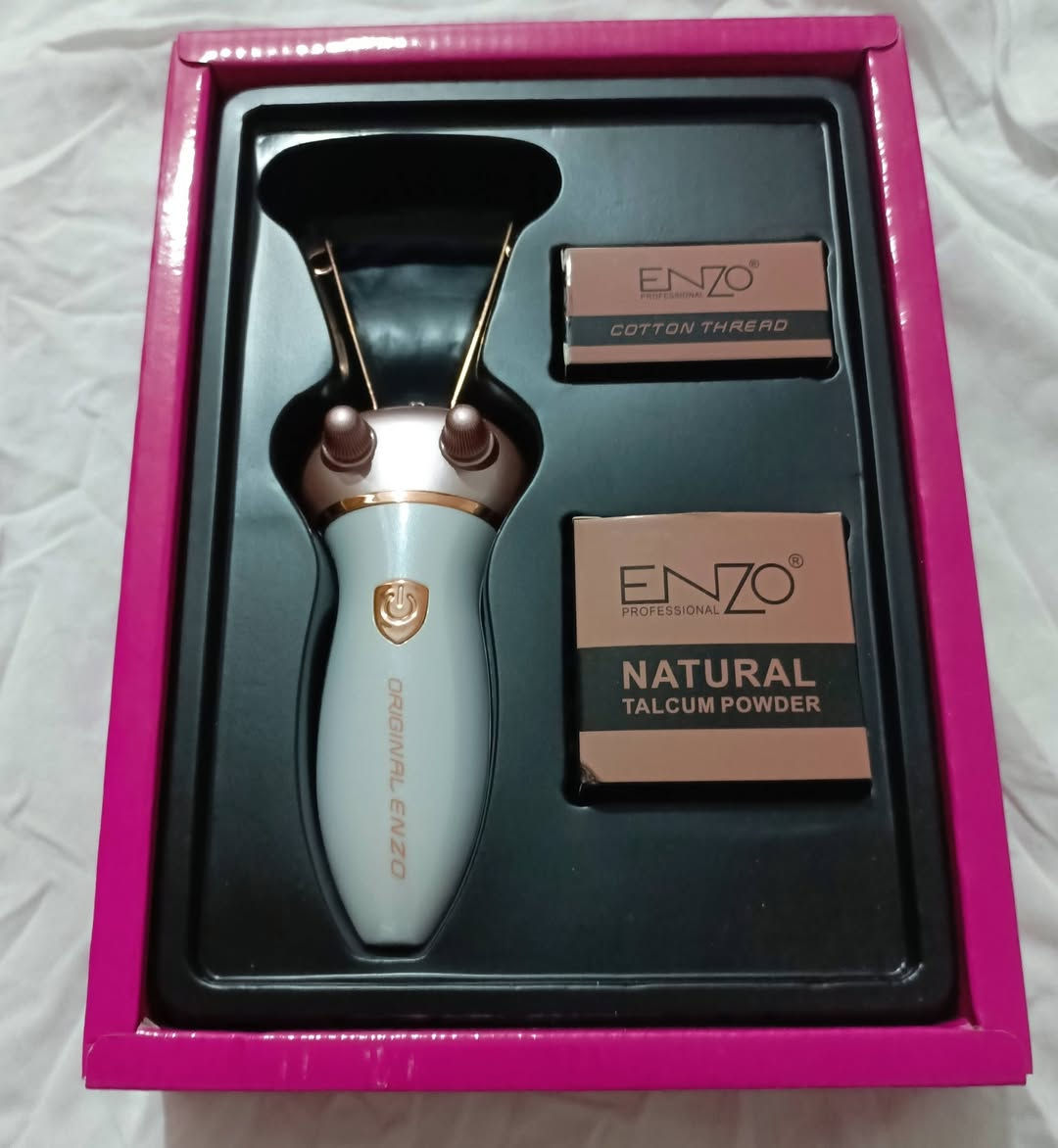 سلام عليكم جهاز ازاله الشعر
مميزات واستخدامات الجهاز:
الوظيفة: إزالة الشعر من الجذور باستخدام خيوط قطنية، مما يؤخر ظهور الشعر مرة أخرى ويجعل البشرة ناعمة.
المناطق المستهدفة: مخصص لشعر الوجه (الشارب، الذقن، والخدين)، ويمكن استخدامه أيضاً لإزالة الشعر الناعم في مناطق أخرى من الجسم.
طريقة العمل: يتم تركيب خيط قطني على الذراعين المعدنيين للجهاز، وعند تشغيله، يتحرك الخيط بشكل متقاطع ليلتقط الشعر وينتفه.

🌟  يحتوي على بكرة خيط قطنية
🌟 وتحتوي على بودرة خاصه من شركة

💯 جهاز جديد وغير مستخدم 
💵 السعر 15 الف مع توصيل مجاني


**إذا كنت صاحب هذا الإعلان وتريد حذفه لأي سبب، رجاءا أرسل رسالة إلى الدعم الفني**