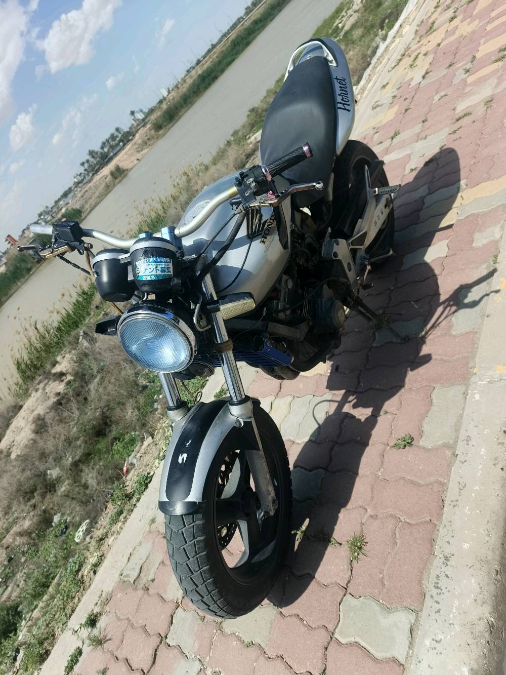 هوندا ربع  نضيفه جدا مكان رمادي
