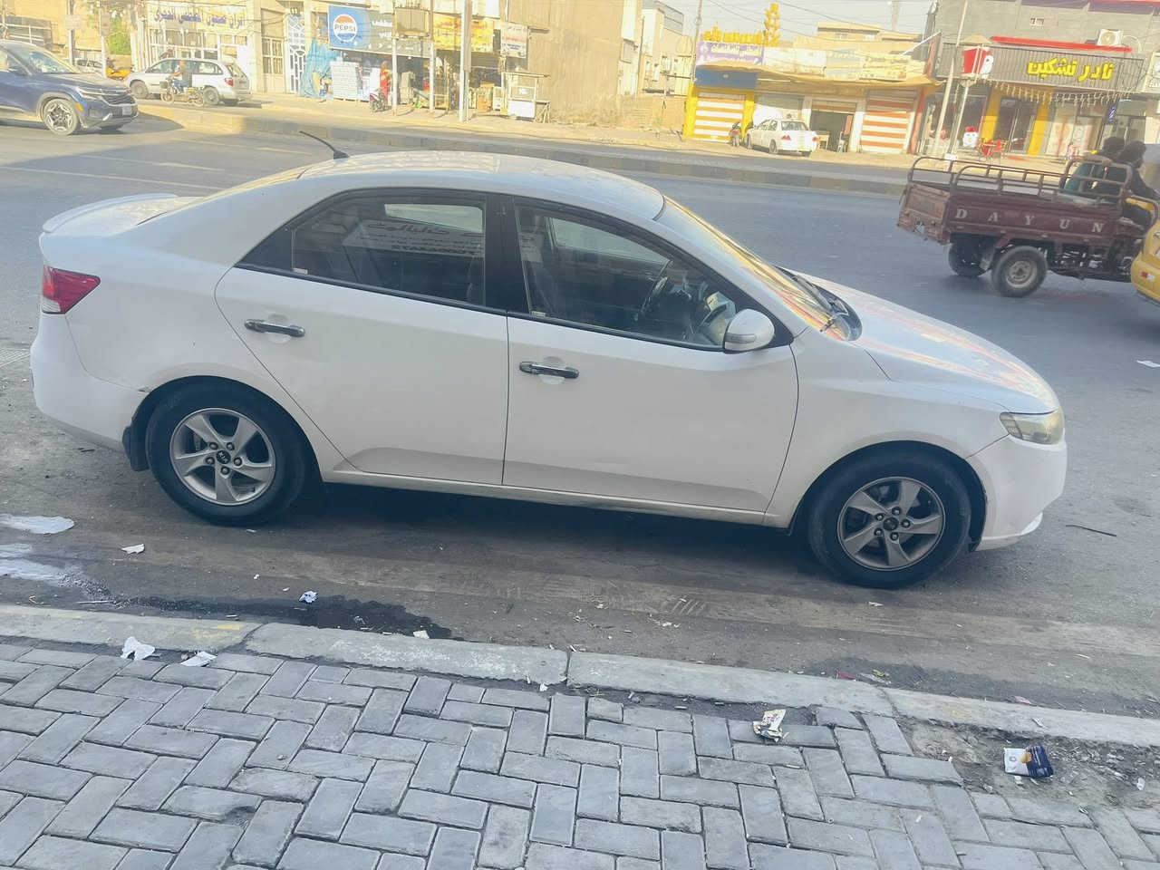 سيراتو ٢٠١٠ خليجي 
مكينه ١٦٠٠ دوش
صدر جديد 
تخم تاير جديد 
منظومة تبريد جديده 
ادامة للمكينة شهريه 
تحكمات ستيرن 
اشاير بالمري 
شاشة مع كامرا خلفيه حديثه 
سياره نظيفة 
السعر ٨٨ 
 العنوان بغداد / العبيدي ***********
