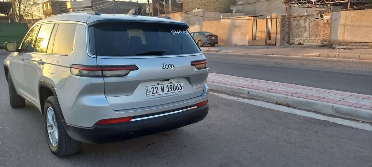 السلام عليكم جيب شيروكي2023
7 راكب مواصفات معروفه بدون بنوراما سونارها بالمنشور 
شياره جديده جدا مال بيت  رقم شمالي اربيل دولي باسمي
الي تفيده بسعر 287 وبيها شي بسيط 
بيها بس جاملغ وباب حادث خفيف 
 مكان كربلاء 
***********
