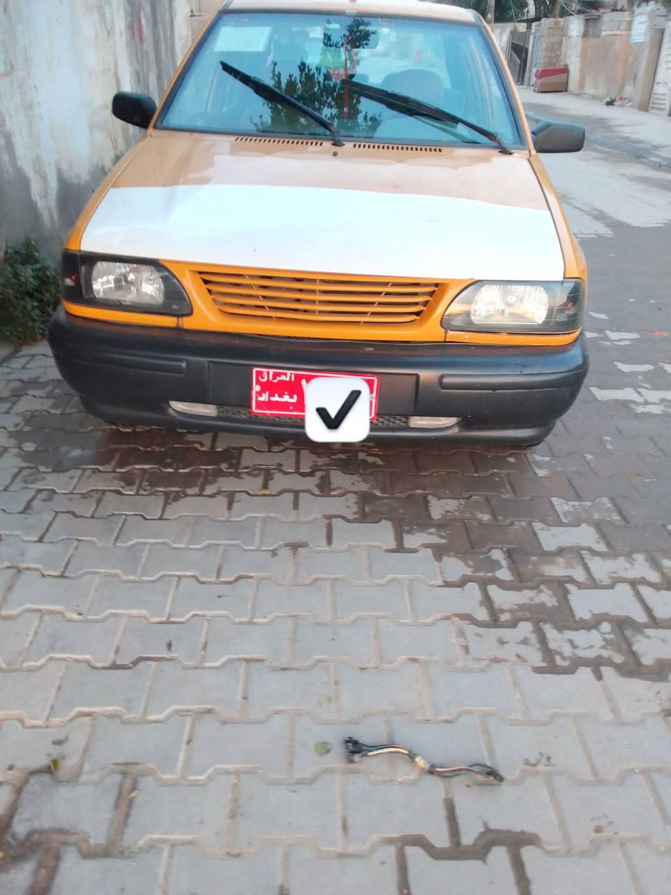 سلام عليكم سايبه موديل 2013شواصي مكفوله تخم تاير جديد صدر جديد 
تبريد ثلج مصفره هيه وغرامه 
دواخه عل شركه سياره عليه دامه 
رعيه بل شعله محرك بي خيط بخار 
سعر 18 مكاني محموديه 
*********** بس وتساب مقفول
