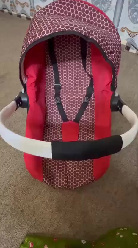 متاح للبيع عربانة طفل حجم كبير مستعمله قليل سعرها ٥٠ الف
كرسي طفل هزاز جديد ما مستعمل سعره ١٥الف


**إذا كنت صاحب هذا الإعلان وتريد حذفه لأي سبب، رجاءا أرسل رسالة إلى الدعم الفني**