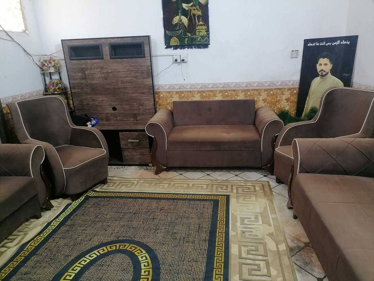 تخم تركي نضيف كلش للبيع سعره ٣٠٠ وبي مجال اتصال هاتفي ***********
