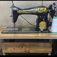 مكينة خياطة • فراشة هندي • طاولة
