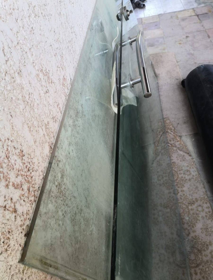 باب جام خانه كامل ملحقات حتى جرجوب حديد وياه مع المصاطر الطول والعرض مترين ونص
***********
