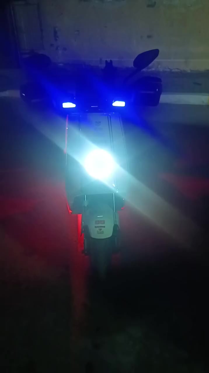 السلام عليكم 

متوفر دراجه (كاسحه)
المواصفات:
ملف 5.500
بطاريات🔋 6مسطره  البطاريه الوحد 35امبير 72فولت⚡ 
جكات تصعد ⬆️ وتنزل ⬇️ بالريمون 📲
الدراجه رزنه بمعنى الكلمه 
الملف منفصل✨ عن الويل يعني الويل وحد والملف وحد 
 
الملحقات او التزويد :
مصدات يد ام النشره 💫
استان موبايل 📲
دبل ارايل 🤩
قاعده رقم 💯
شواحد ⚡(اثنين) وحده ابلاديه مالتهة والثانيه شحن سريع ام الشاشه 
اناره  360درجه بالون الأحمر 🔴
دبل سويج 🔑وبصمه📲 وتحتوي على بطاقه nfc
والدراجه اني ما احجي عن نضافتهة هيه تسولف 
ابحث عن المواصفات وحتشوفهن 

(واسف على الاطاله)
الرقم:***********متوفر واتساب ورقم
