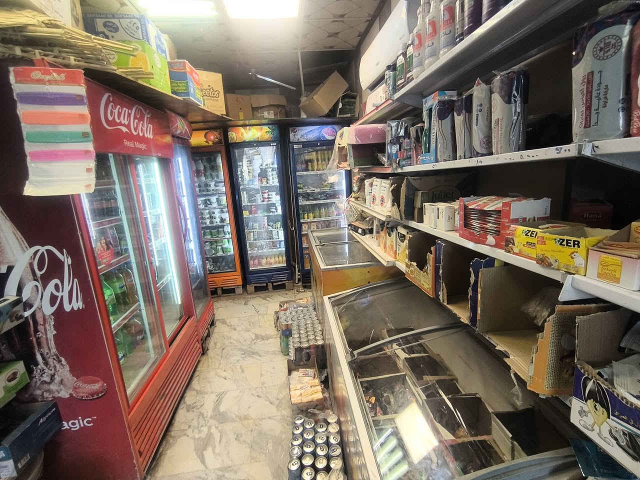 اسواق للبيع الشعب مقابيل الجامع المحترك الاسواق فوكهة عياده وحركه ب الشارع وما يمك اسواق قريبه ايجارهة 200 الف ب الشهر دخلهة خير من الله رقم للتواصل ***********
