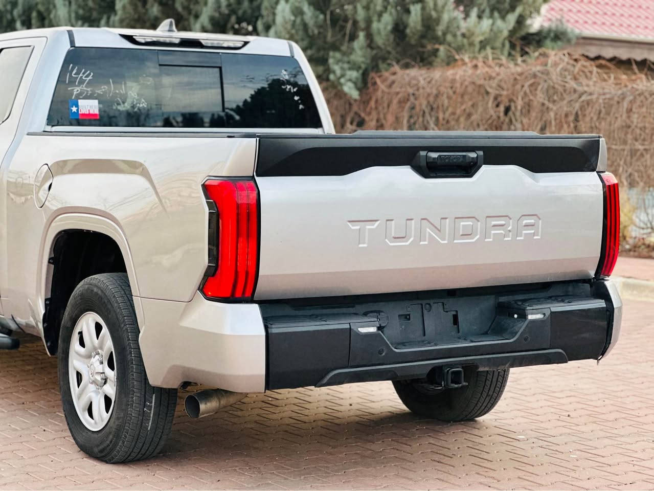 تويوتا تندرا 2024
لون سلفر
السياره كلين - بدون صبغ ( فقط دعاميه ولايتات مفتوح و راجع بلادي ) 
ايرباكات سليمه 100/100 
محرك V6 محرك twen twrbo 
السعر  : 283 ورقه بي مجال قليل

ماشي.42 الف ميل 

المواصفات 
بصمه 
تشغيل عن بعد 
‏ويل كب 
لايتات زينو و بك لايت زينو 
رادار امامي 
تحديد مسار 
شاحن وايرليس 
هندبريك بصمه 
لايت LED 
حاجب LED
اشاره لكزز 
رادار خلفي 
حساس خلفي
محرك لاندكروز V6 توين توربو 
السياره بدون صبغ بدون تبديل قطع 
كلين

للاستفسار ☎️ واتساب ***********
مكان السيارة أربيل-معرض اربيل كارس أربيل, العراق
