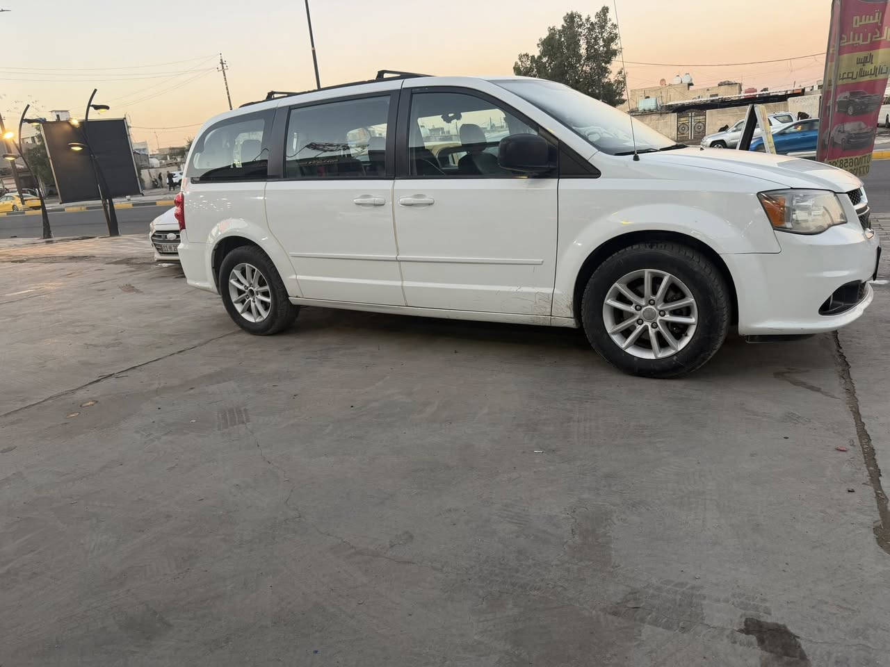 دوج كرفان للبيع موديل 2012 سياره جاهزة جديدة محرك كير مكفولات صدر تخم تاير كله جديد ما ناقصها برغي تدفئه تبريد كهربائيات كله شغاله سيارة وارد امريكي حادثة باب وجاملغ بيه مكانات صبغ ابيع احزام بدون ضربه شواصي الغود مكفولات رقم ديالى مشروع وطني تحويل بغداد السعر 97 ورقه مكان سيارة بغداد الرصافة رقمي ‭0771 717 7197‬
