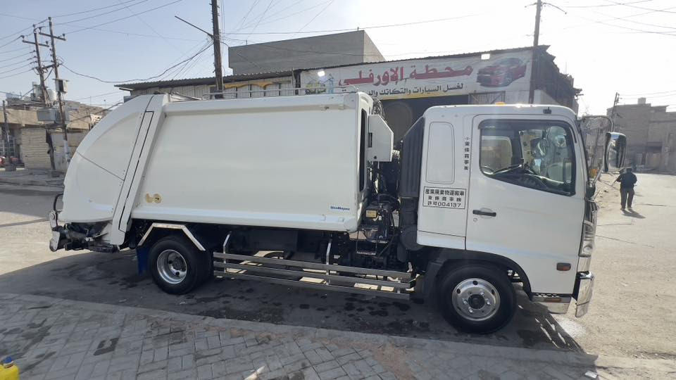 كابسه هينو
دخول جديد رقم بغداد 
موديل 2022
كبسه لكزز 8 ونص
سيارة جديده تاخذه ربع ما ذب 
عليه بيه خط ب جميله شفتين 
مكينه 80 فول عادي 
سيارة بسمي مكان سيارة بغداد مدينة الصدر 
رقمي ***********
