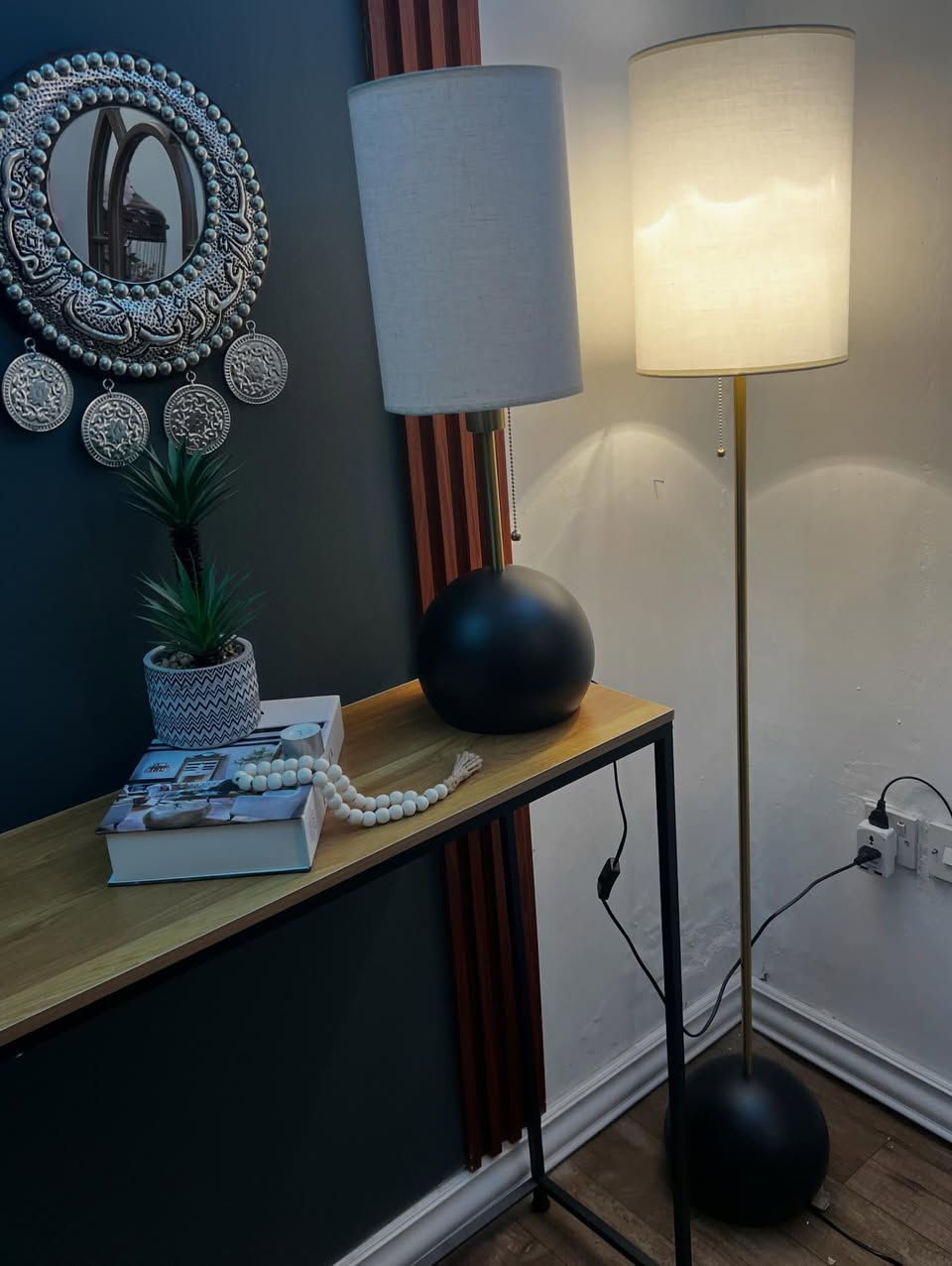 متوفر اجمل القطع من تيب لامب وستاند لامب ✨💡
باللون الأسود متوفر حجم كبير وصغير 
انسب الأسعار 💸💸
التوصيل جميع محافظات العراق 🇮🇶 
العنوان بغداد المنصور تقاطع الرواد 🚖🚖


**إذا كنت صاحب هذا الإعلان وتريد حذفه لأي سبب، رجاءا أرسل رسالة إلى الدعم الفني**