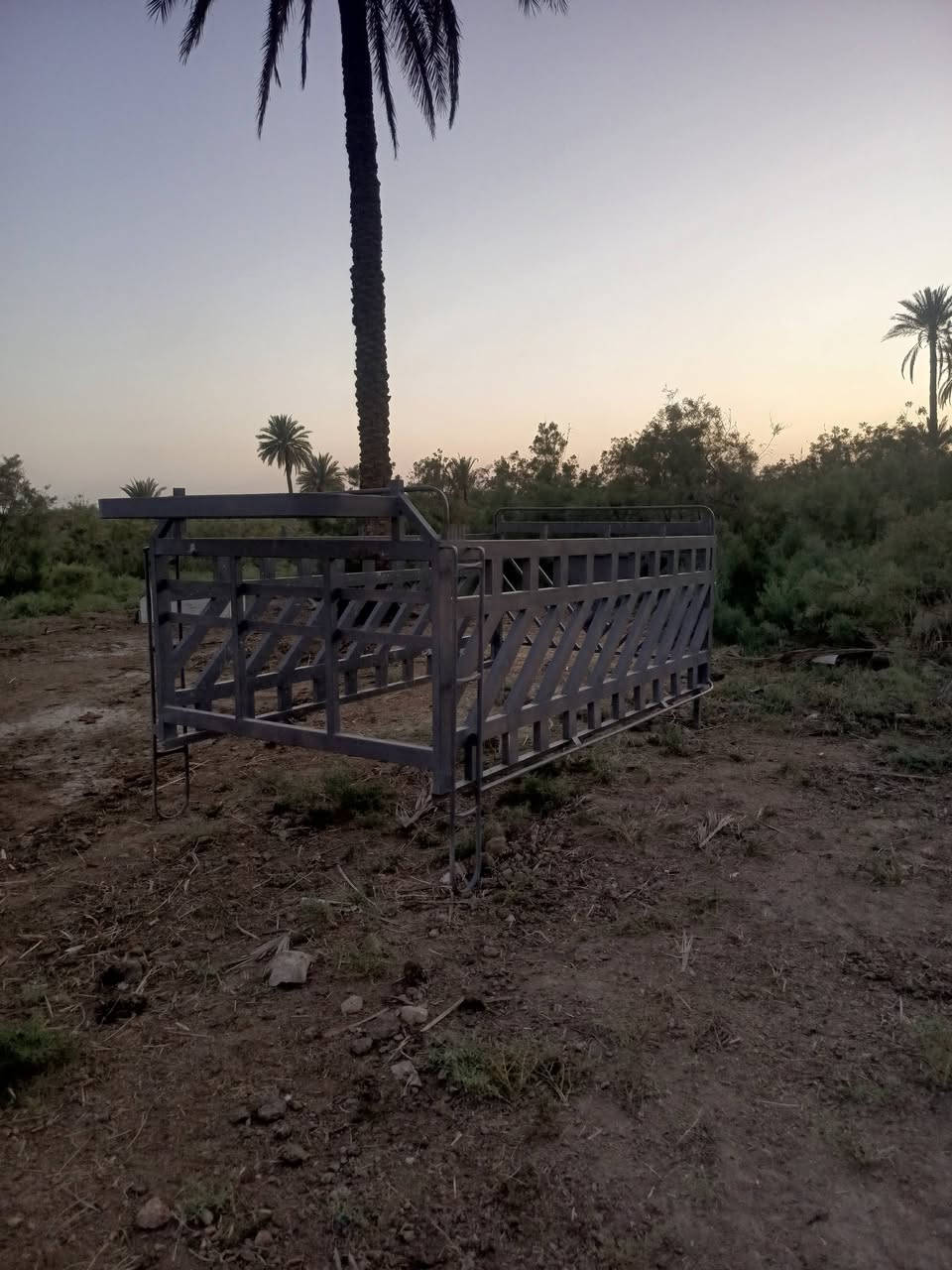 محجر كيا فحل للبيع جديد حديد ثقيل مكان كربلاء سعر 600 وبي مجال ***********
