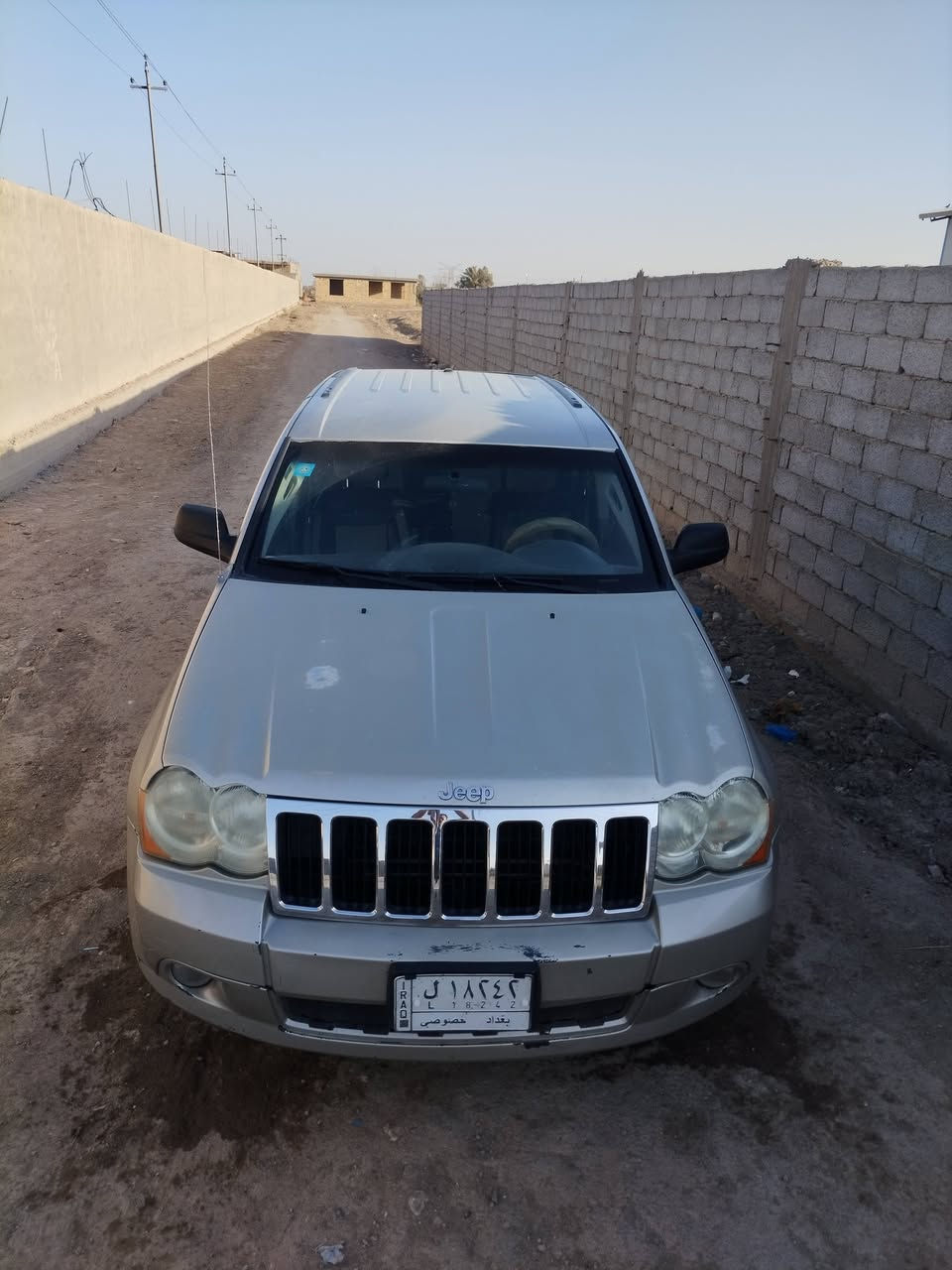 السلام عليكم
جيب شيروكي 2008

سياره حادثه بس جاملغ بجه الصدر 

محرك وكير حلوات كير مابيهن شي 

محرك 3700 لبلادي 

تبريد ثلج خير من الله 

تخم تأير حداديه فول مابيه شي منضومه زنون بيه 
رايده 90 وبيه مجال قليل

مكاني الحله شارع اربعين 

***********
