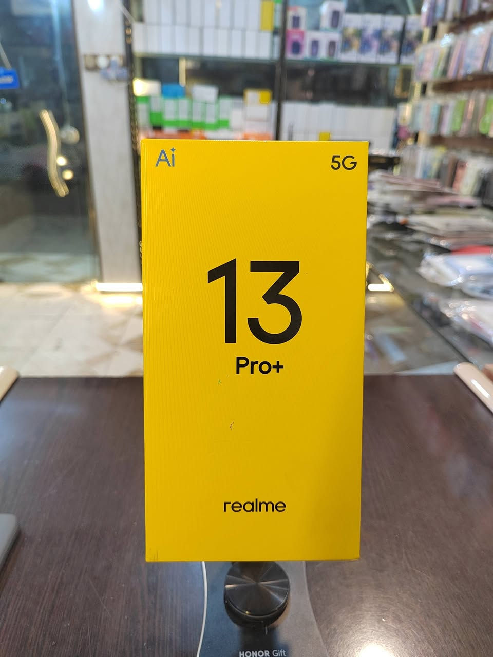 السلام عليكم جهاز ريلمي 13 برو بلص 5G ذاكره 512 رام 24 /12+12 مستعمل شهر اخو الجديد شرط شخط مابي  غراض موجوده الاصليه السعر 375 الف مكاني جانب الأيمن حي 17 تموز ***********
***********
