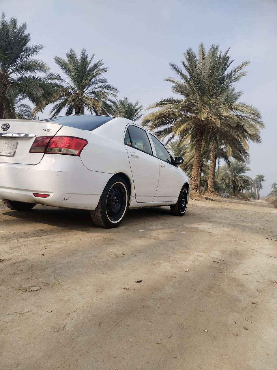 سلام عليكم بيوايدي موديل 13لبيع سيارة رقم قادسية  *********** سعر 50 وبيه مجال مكاني حله
