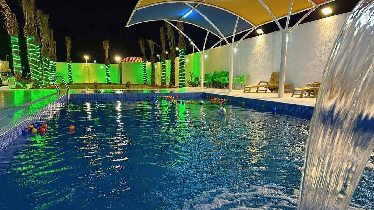 #اعلان_بيع__منتجع__حديث 📣

جنس العقار - طابو زراعي سند 25

مساحة المنتجع 1260 متر مربع و يحتوي على :
الواجهة 18 متر و النزال 70 متر  

منتجع قصر النخيل الملكي vip

1️⃣ حوض سباحة كبير بمساحة 6x12 و عمق 80
2️⃣ حوض سباحة صغير 3x3 و عمق 70
3️⃣ حديقة كبيرة بمساحة 400 متر مربع
4️⃣ صالة استراحة كبيرة مؤثثة بالكامل
5️⃣ غرف نوم عدد 2 مؤثثة بالكامل و غرفة بالطابق الثاني 
6️⃣ مطبخ كبير مع باريستا مؤثث بالكامل
7️⃣ باربكيو خاص و شوايات و مناقل لجميع المشويات
8️⃣ مراجيح و العاب للأطفال (آمنة و رائعة)
9️⃣ مجموعة صحيات داخلية و خارجية عدد 3
🔟 يحتوي على ألعاب البليارد و المنضدة و الفيشة
✅ جلسة +كوشة للأعراس و المناسبات و الحفلات 
✅ تحتوي المزرعة على كراج يتسع لـ 8 سيارات
✅ الصالة و الحديقة مجهزة بنظام صوتيات
✅ المنتجع مجهز بمكيفات بالكامل
✅ مولد بيركنز 80 كيفي و خط وطني

عنوان المنتجع : قضاء بلد - شارع الطاحونه 
 مدخل رقم 3 / على الشارع العام لمدخل 3 

للاستفسار الاتصال على الرقم
***********
المحامي اسامة الربيعي
