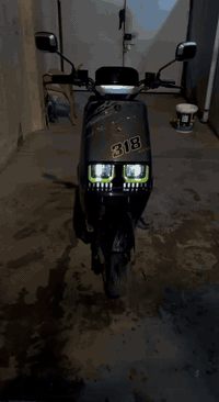 السلام عليكم   دراجة شحن
المواصفات 
السرعة الحقيقية 60km
تقطع بالشحنة الواحدة 50km
نضام ال(R) رجوع الى الخلف 
نظام مثبت سرعة 
نظام تحديد العطل 
لايت زينون عالي ناصي
السعر 500 وبيهة مجال 
للاستفسار ***********
