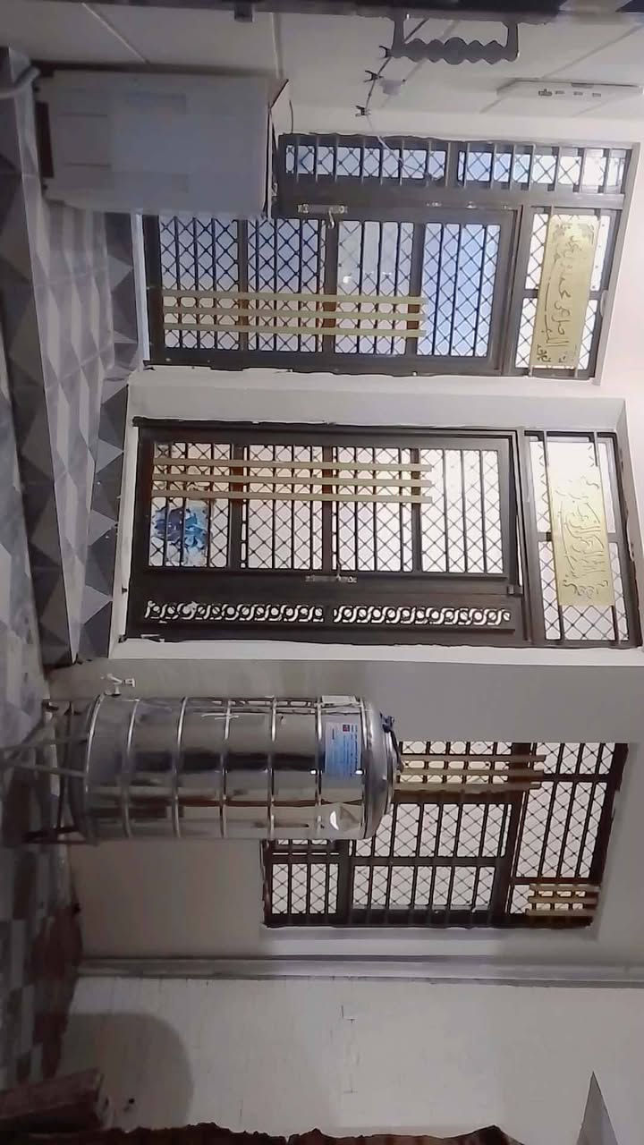 البيت للبيع المساحه 100متر المكان التحرير الحولي زراعي سند 25 سعر 55 البيت جاهز وحديث تفاصيل خاص ***********
