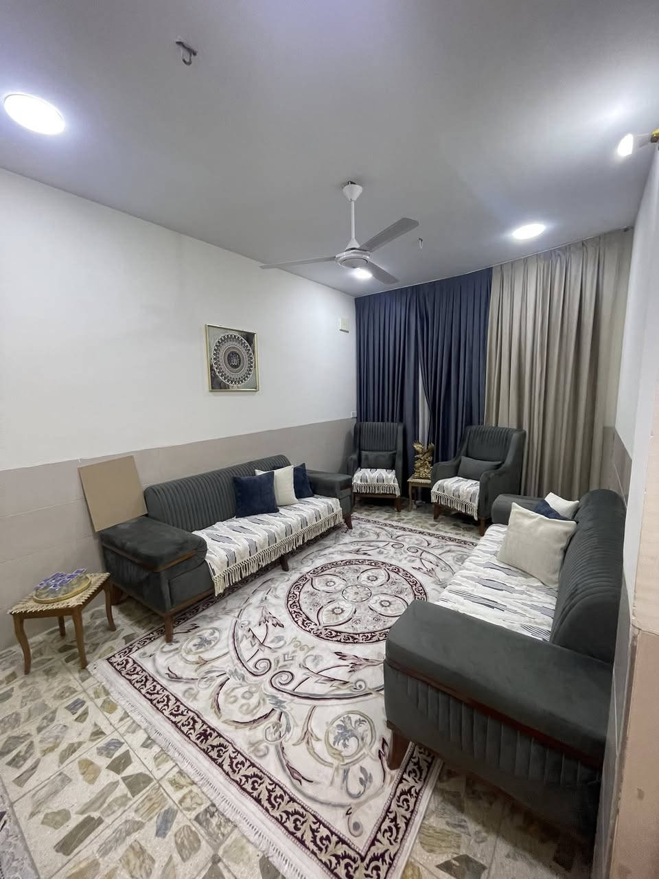 سلام عليكم بيت للبيع بمساحه١٠٠متر واجها٥نزال٢٠ بيت درجه اوله  بناء٢٠٢٤ قاطين نضافه البيت١٠٠٪؜١٠٠ السعر خاص
#مكتب_الارض_الطيبه_العقار
الاستفسار *********** واتساب
