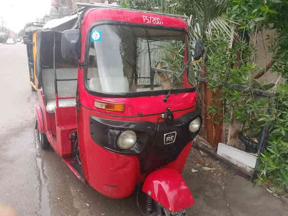 تكتك موديل ١٨ مشيت با معامله بسبب دوام بقه اشياء قليله ورقم ودخلته هزه لكن ما كملت ابيع وراق  بيه اشياء بسيطه للبيع سعر  ٥  اله ربع قفل ٤ ونص  لي ما يعجبه  لا يعلق ولا يستهزئ رجاء خوي اكد ر كول سعر على  خاص اذا ما انباعت فلوسه بيه وخلي سايق   با شروط لي اريده العنوان بغداد البلديات خلف اللحوم البركه وهاذه رقمي ***********
