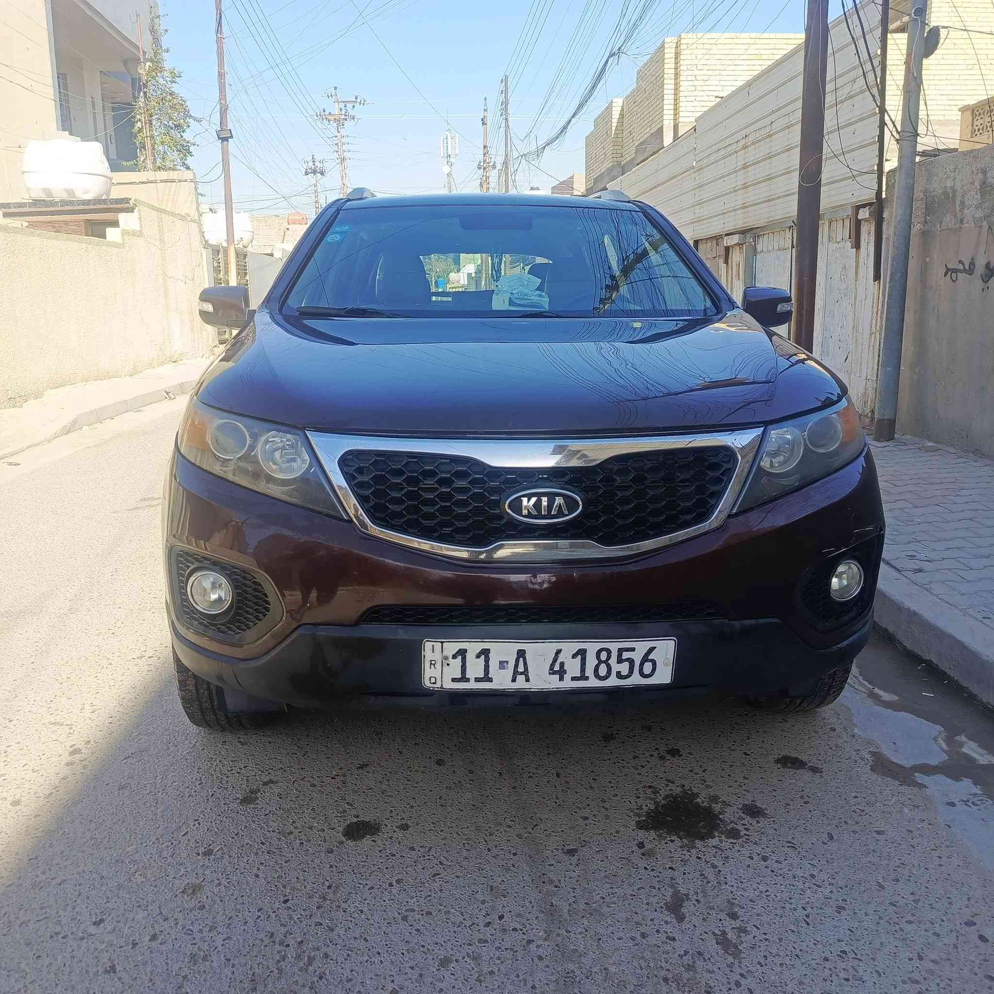 السلام عليكم كيا سورنتو للبيع وارد امريكي ضررها اربع قطع بدون تبديل الموديل 2012 السياره ليبل واحد بدون تبديل مكينه جديد حاويه جاهزه من كلشي السعر 128ورقه وبيها مجال شي قليل العنوان بغداد رقم الهاتف ***********
