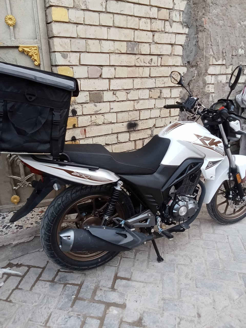 سلام عليكم 
درجة ار كي موديل 2050 زيرو ماشيه 800 بس صار عشره أيام من شتريته دراجة اي نقص ما بيه
عنوان بغداد مدينة الصدر 
رقم *********** 
***********
متوفر على جميع توصل اجتماعي
