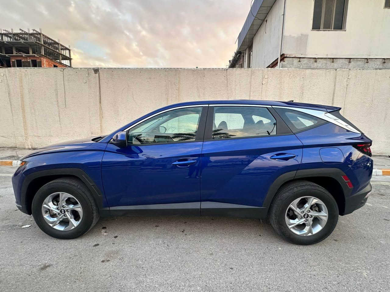 هونداي توسان وارد امريكي. ماشيه.  16 Mi
الحادث الدعاميه الاماميه السياره بدون صبغ
مواصفات  العنوان اليرموك ***********
السعر 195.  السياره موديل 2023 بغداد, العراق
