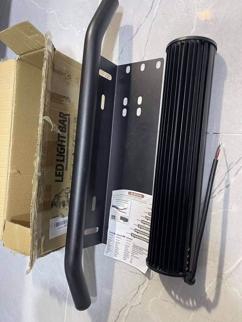 هذا المنتج عبارة عن مجموعة إضاءة LED من ماركة Willpower، تتضمن شريط إضاءة (Light Bar) مع دعامة تثبيت وأسلاك توصيل.تتميز مجموعة الإضاءة بقدرة عالية، وتوفر إضاءة مشتركة بين شعاع النقطة (Spot) وشعاع الفيضان (Flood) للاستخدام على الطرق الوعرة.


**إذا كنت صاحب هذا الإعلان وتريد حذفه لأي سبب، رجاءا أرسل رسالة إلى الدعم الفني**