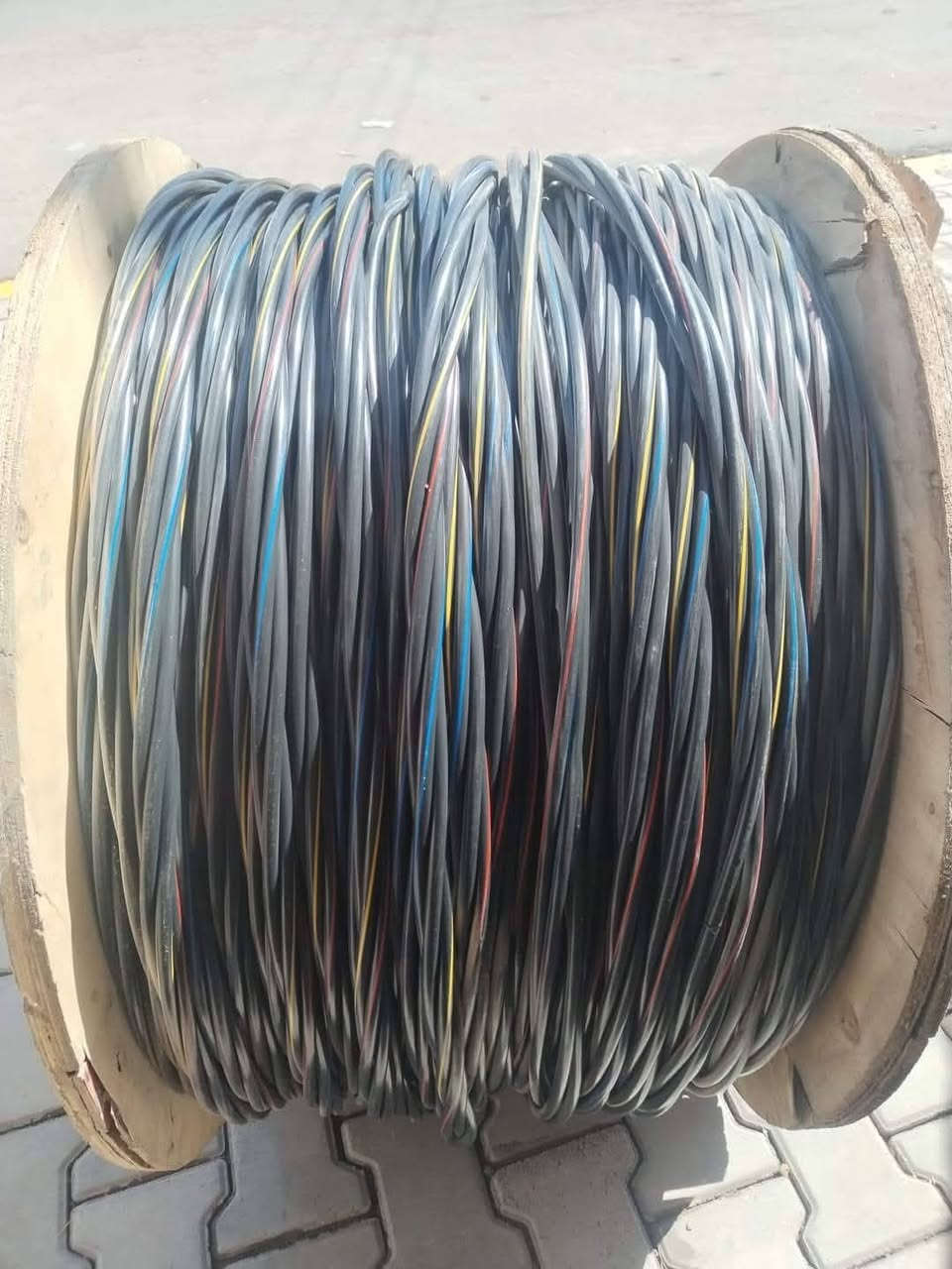 السلام عليكم
يوجد كيبل حجم 3×10.    100 متر سعر المتر 5 الاف

يوجد كيبل جديله 4 خطوط حجم 35.     150 متر. سعر المتر 2000
مستخدمات موسم واحد


**إذا كنت صاحب هذا الإعلان وتريد حذفه لأي سبب، رجاءا أرسل رسالة إلى الدعم الفني**