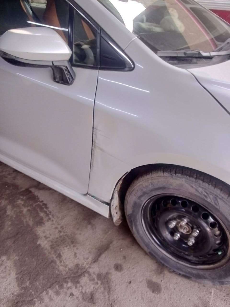 تعديل الجاملغ الخلفي والامامي الأيمن سياره كورلا قبل وبعد الإنتهاء منها 
سمكره وفابير كلاس سيارات حديثه باادراه حيدر السمكري بغداد هاتف ***********
