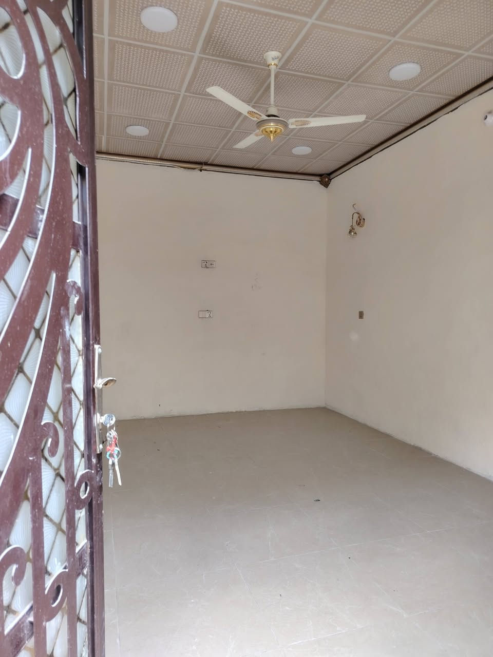 بيت بشارع 40 خلف الماس للتسوق لايجار
طابق الارضي غرف النوم هول استقبال ومطبخ وصحيات وكراج وصحيات خارجيه
طابق ثاني غرفتين نوم وهول وصحيات
مبلغ الإيجار 500بيت بشارع 40 خلف الماس للتسوق
طابق الارضي غرف النوم هول استقبال ومطبخ وصحيات وكراج وصحيات خارجيه
طابق ثاني غرفتين نوم وهول وصحيات
مبلغ الإيجار 500
بيت حديث
مراجعه مكتب الأهرام لعقار والمقالات شارع 60قرب مجمع الضامن الطبي *********** بيه واتساب ***********

بيت حديث
مراجعه مكتب الأهرام لعقار والمقالات شارع 60قرب مجمع الضامن الطبي *********** بيه واتساب ***********
