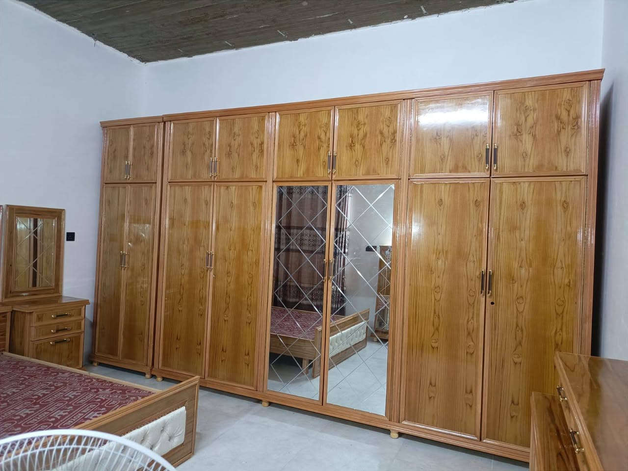 ضمان ١٠ سنوات على الأقل مع توصيل مجاني + التركيب 
غرفة نوم فصال تركي شغل ثكيل وجودة عالية
بضمان ١٠ سنوات استخدام طبيعي 

تفاصيل الموديل: 
«على حساب المعرض التوصيل والتركيب» 

- غرفة تتكون من سبع قطع كامل
- وجه الغرفة صاج ٥ ملم والداخل ٤ 
- كنتور ٦ ابواب ملحق مع زاوية نفس العمق والارتفاع
(التقطيع الداخلي للكنتور والزاوية حسب رغبتك) 
- ضمان حل وشد ١٠٠ مرة 
- لون الصبغ وفصال الدوشمة حسب اختيارك 
- للتفاصيل اكثر اتصل او ارسل رسالة على واتساب على الرقم ***********
